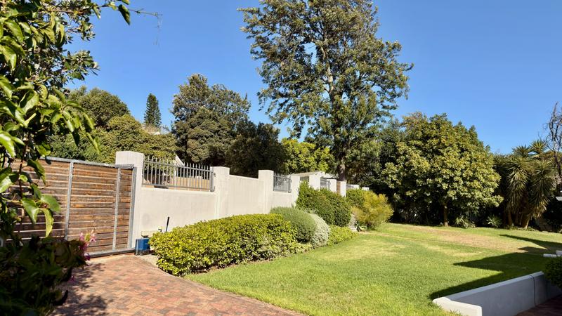 5 Bedroom Property for Sale in Kenridge Western Cape